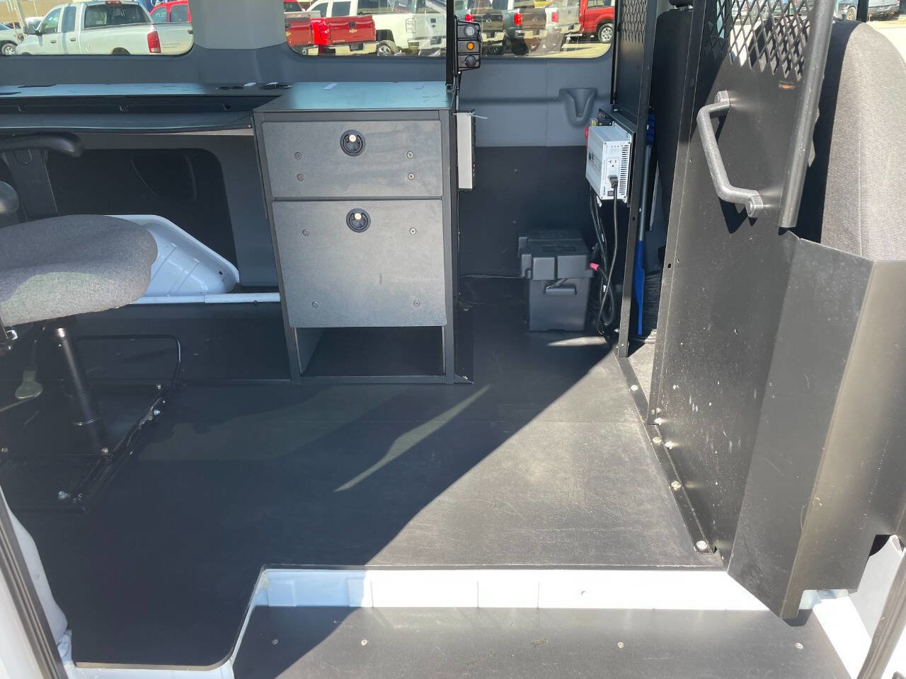 Used 2015 Ford Transit 150 XLT RWD image 28