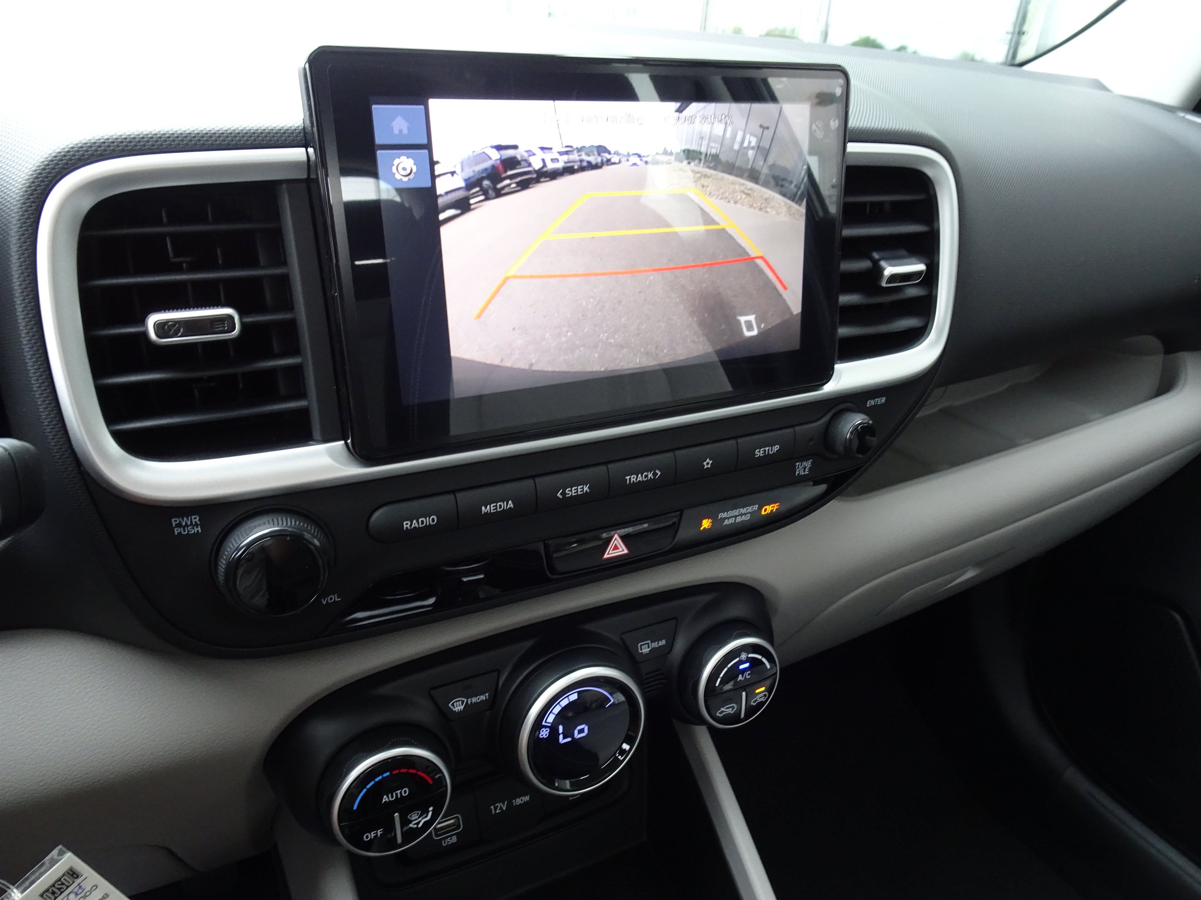 Used 2023 Hyundai Venue SEL FWD image 19