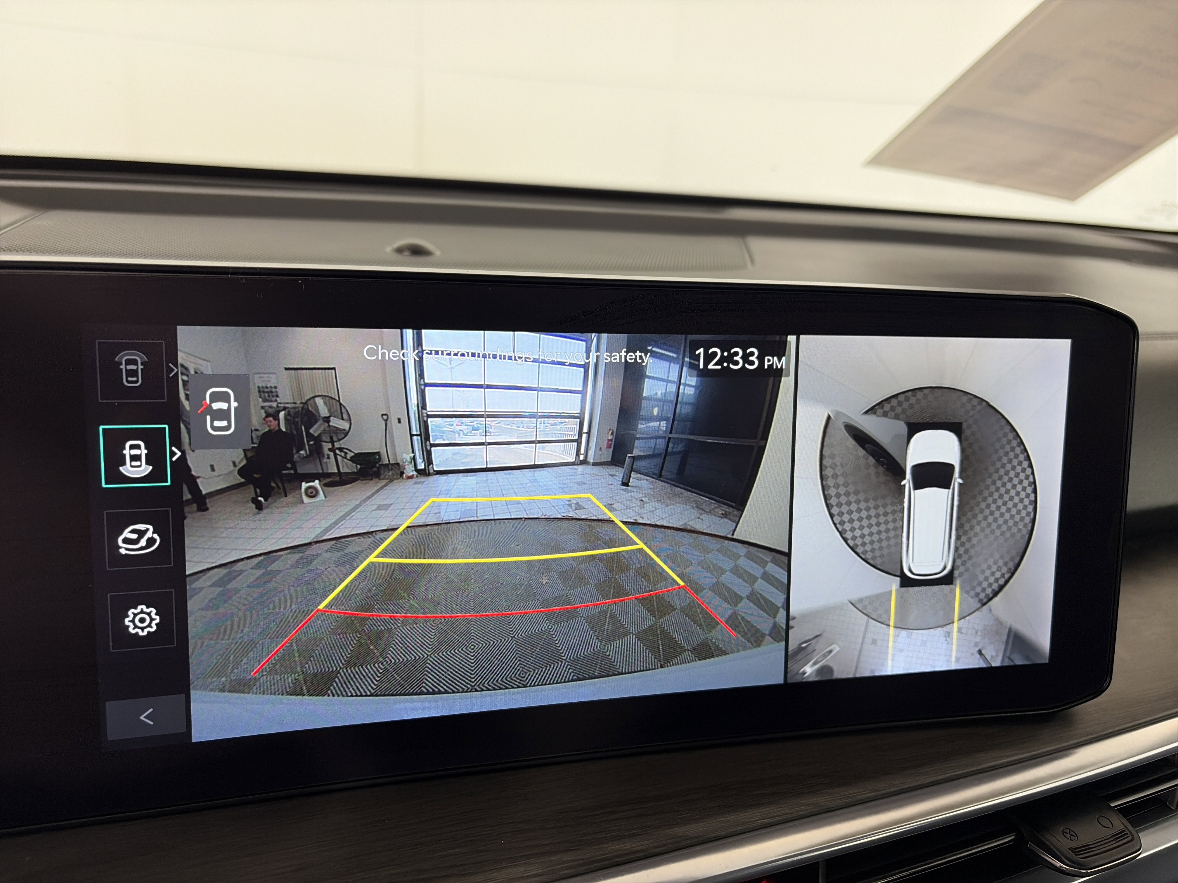 Certified 2025 Kia Sorento SX image 21