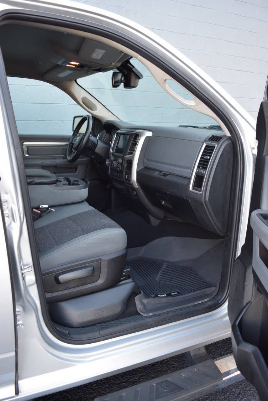 Used 2019 RAM 1500 Classic SLT w/ Luxury Group image 42