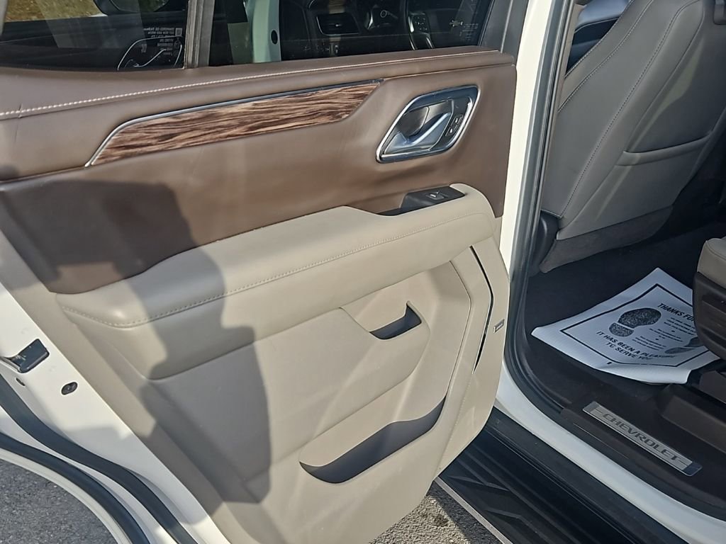 Used 2021 Chevrolet Tahoe LT w/ Luxury Package image 18