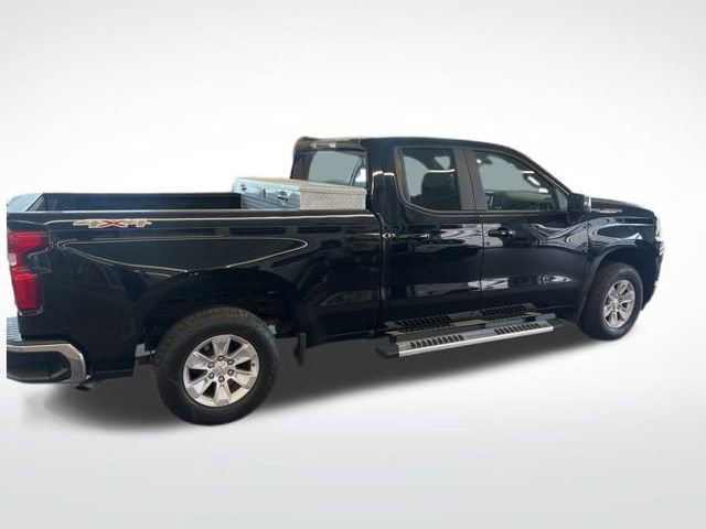 Used 2020 Chevrolet Silverado 1500 LT AWD/4WD image 10