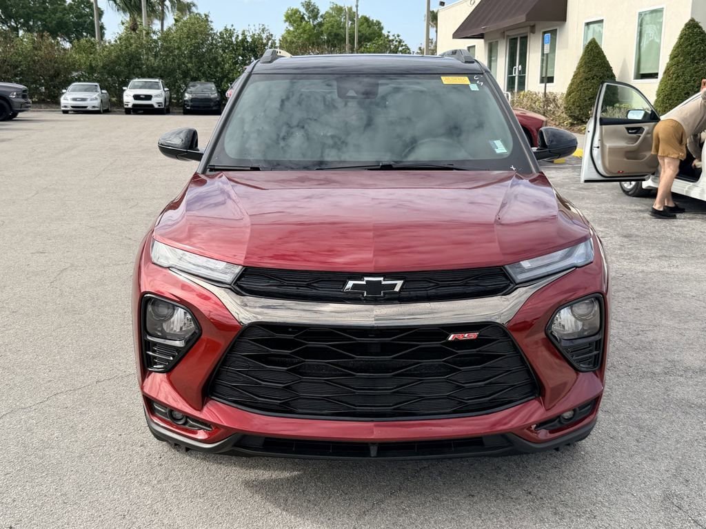 Certified 2023 Chevrolet TrailBlazer RS w/ Sun and Liftgate Package FWD image 3