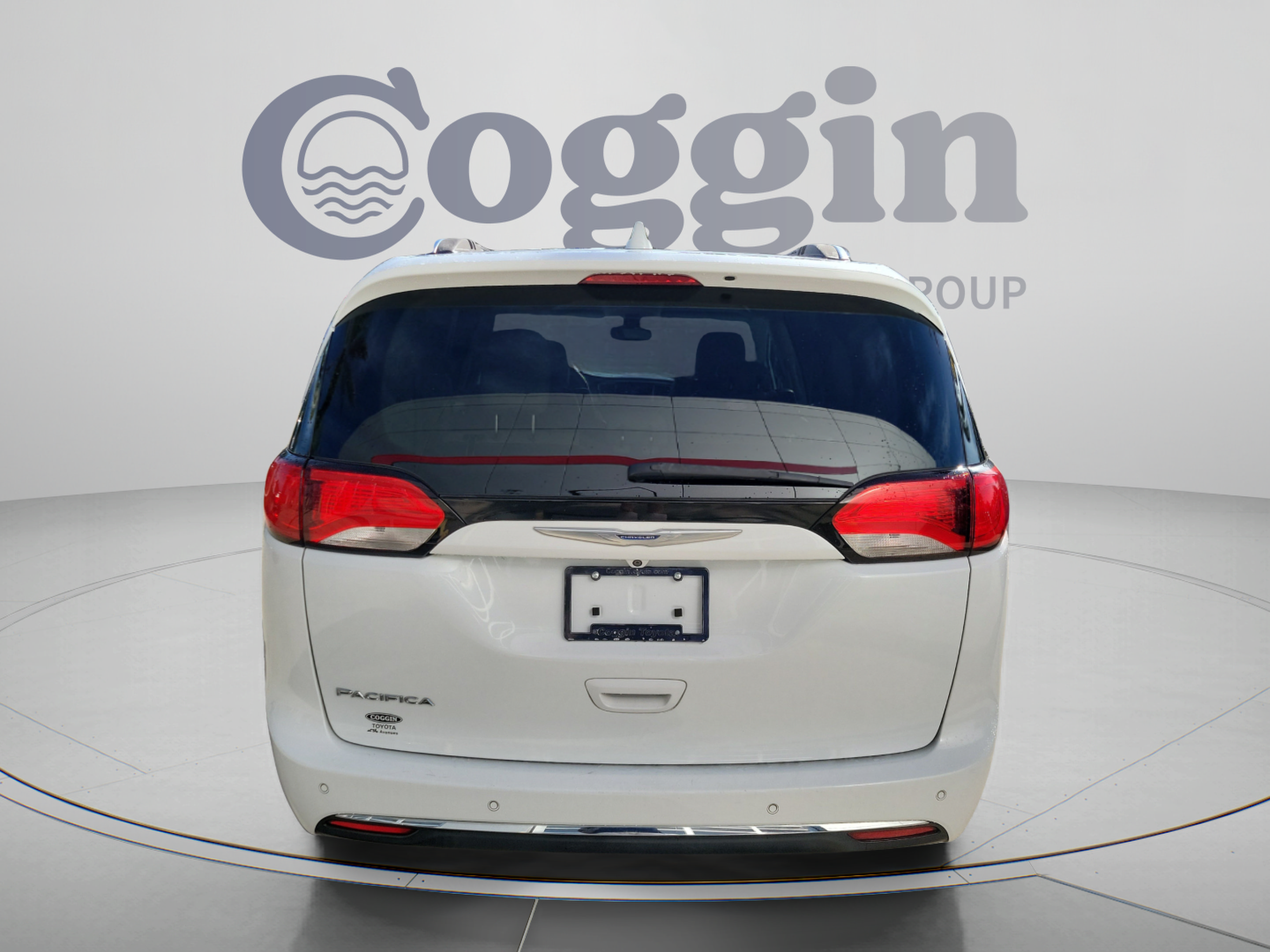 Used 2017 Chrysler Pacifica Touring-L Plus FWD image 3