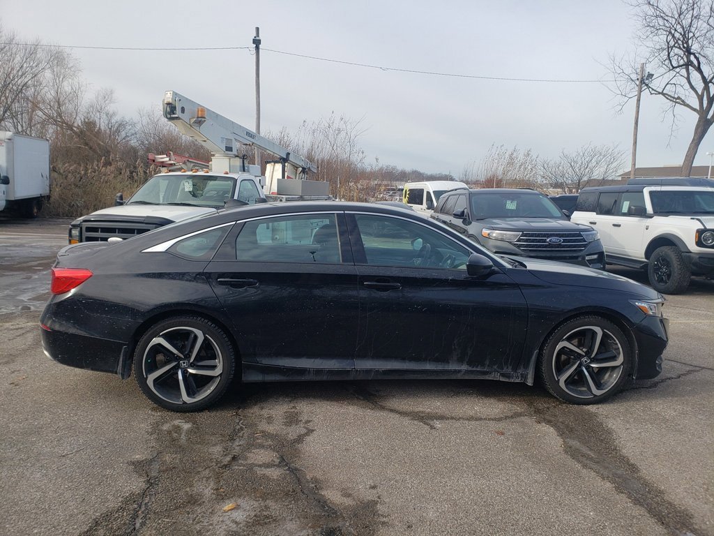 Used 2018 Honda Accord Sport image 3