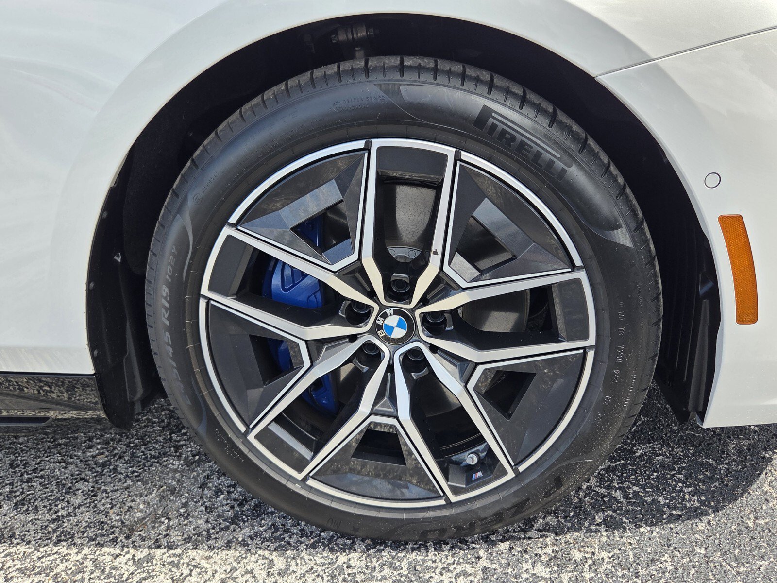 New 2025 BMW i5 M60 w/ Premium Package AWD/4WD image 9