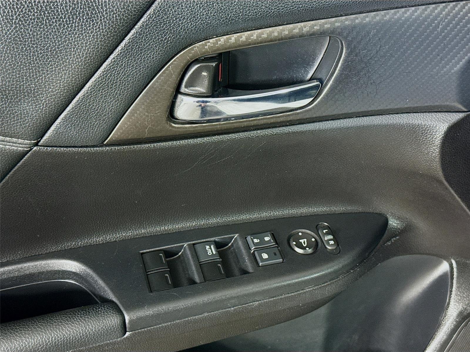 Used 2017 Honda Accord Sport image 19