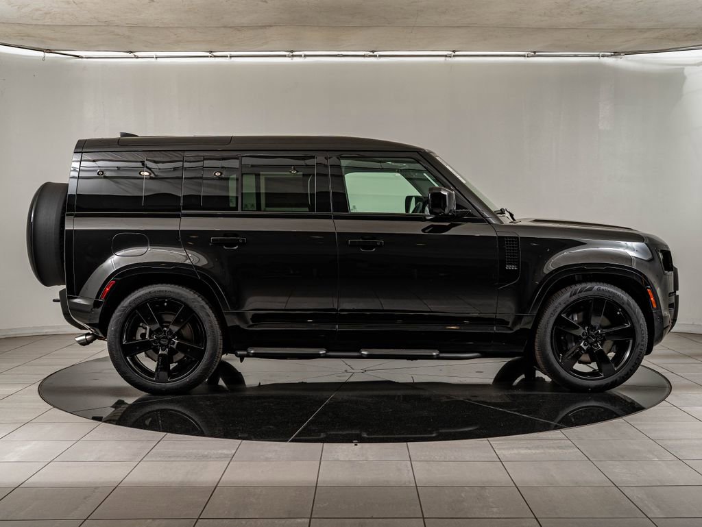 New 2026 Land Rover Defender 110 X-Dynamic SE image 4