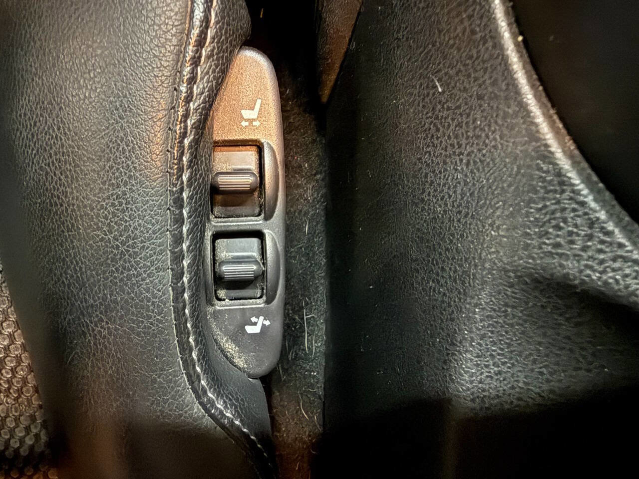 Used 2014 Nissan 370Z Touring w/ Sport Package image 22