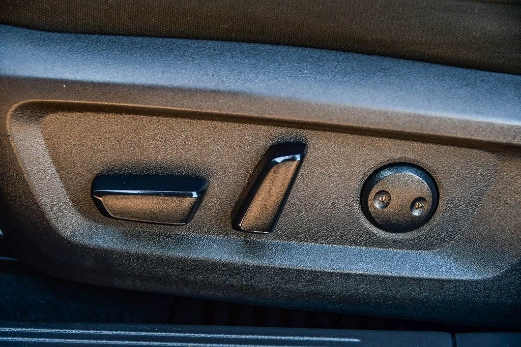 Used 2023 Nissan Rogue SV image 24