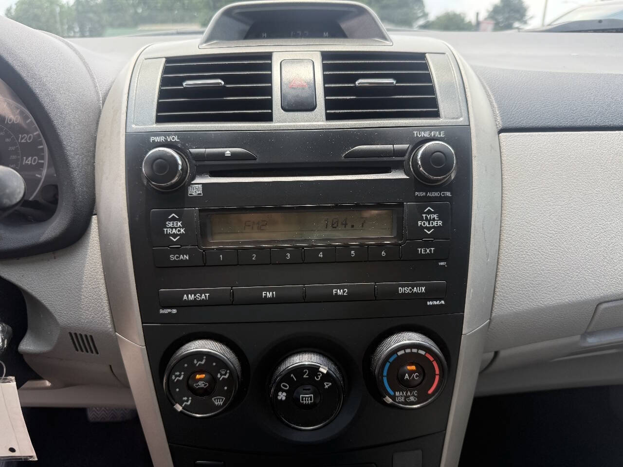 Used 2013 Toyota Corolla L FWD image 18