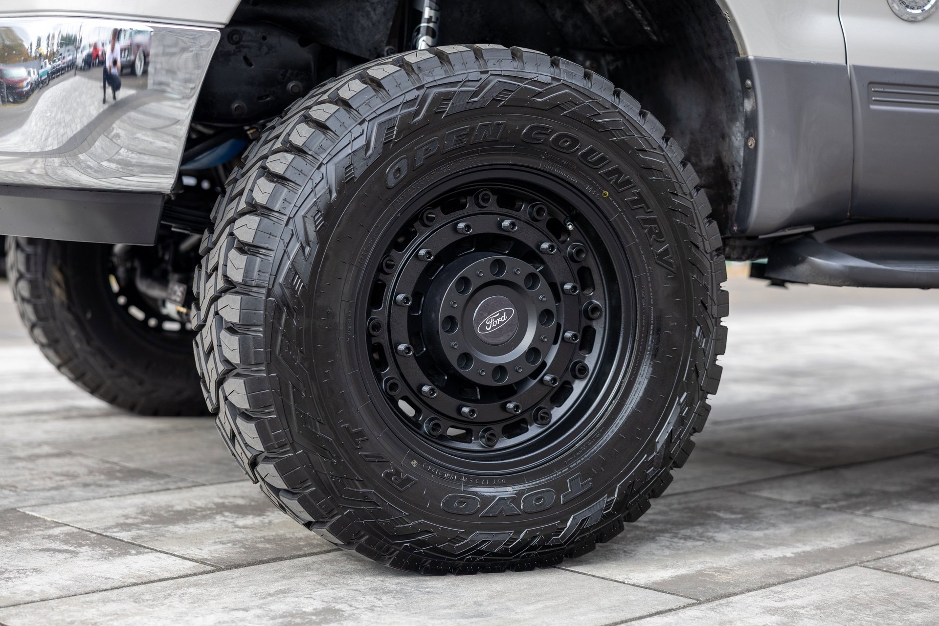 Used 2005 Ford Excursion XLS image 13