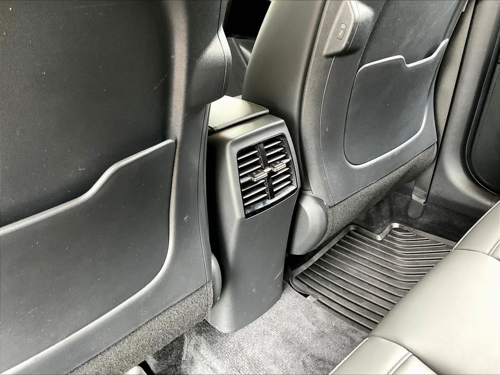 Used 2023 Kia Niro EX FWD image 10