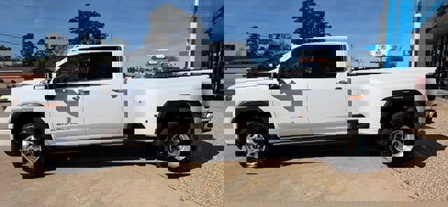 Certified 2022 GMC Sierra 3500 Denali w/ Denali Ultimate Package image 4