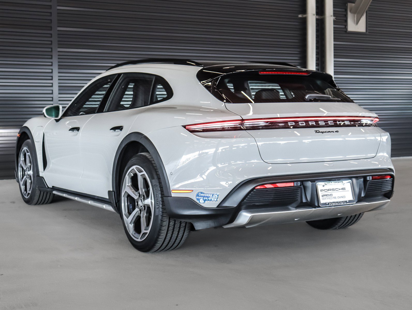 Used 2021 Porsche Taycan 4 Cross Turismo image 3