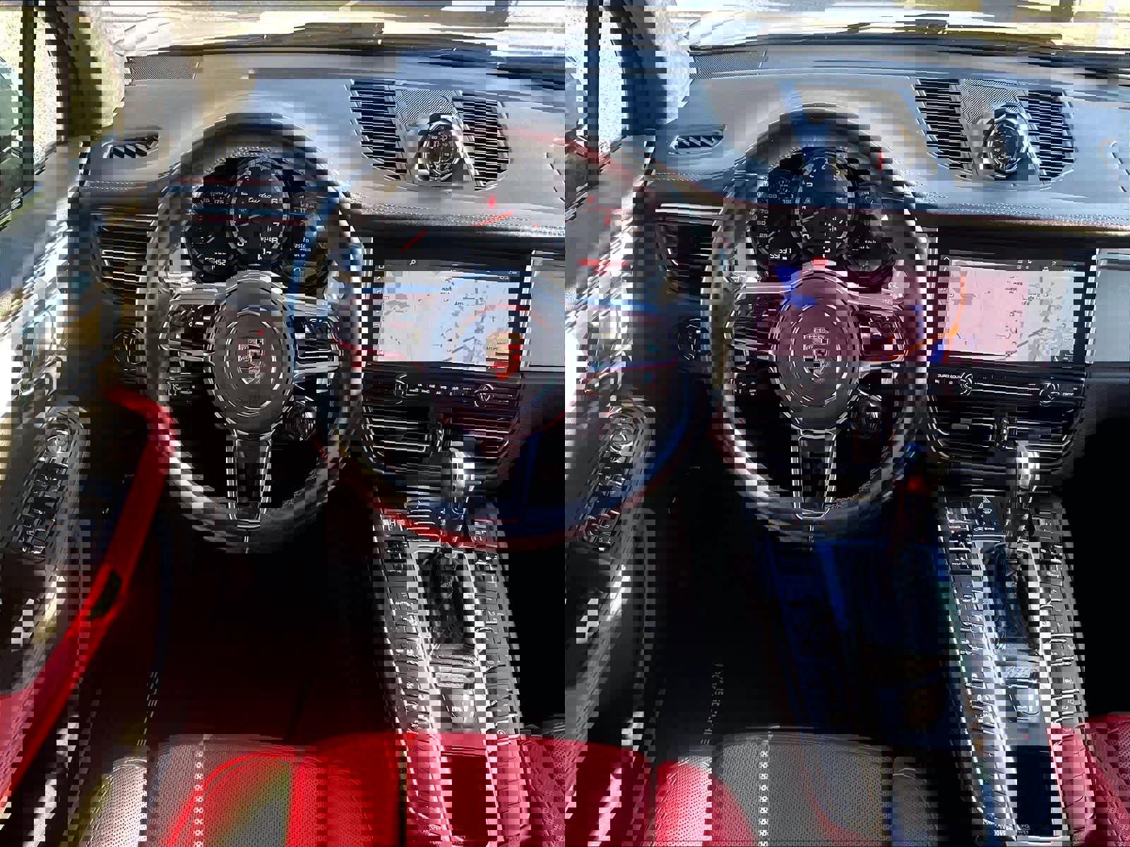 Used 2021 Porsche Macan Turbo image 17