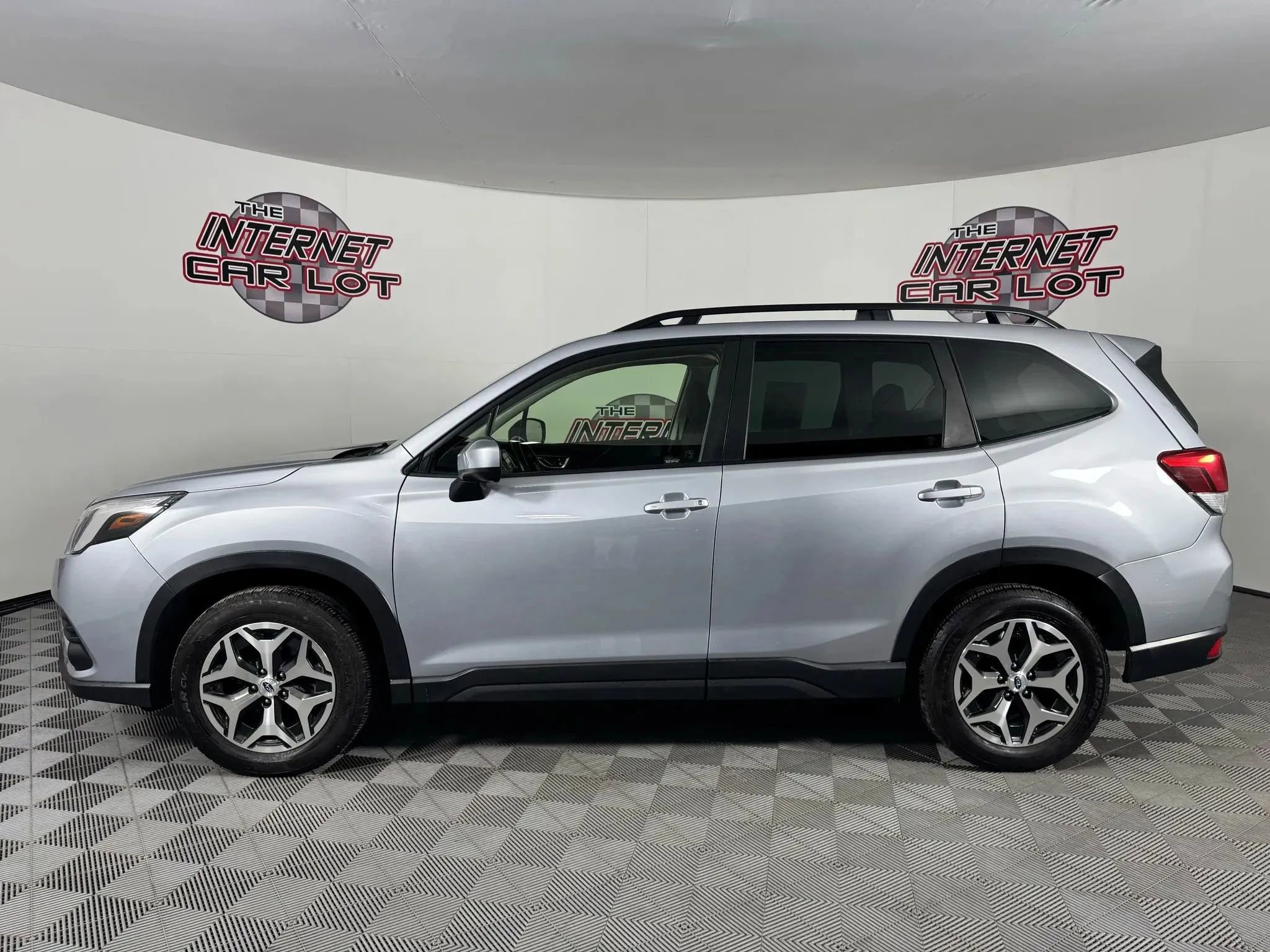 Used 2022 Subaru Forester Premium w/ Popular Package #1 image 4