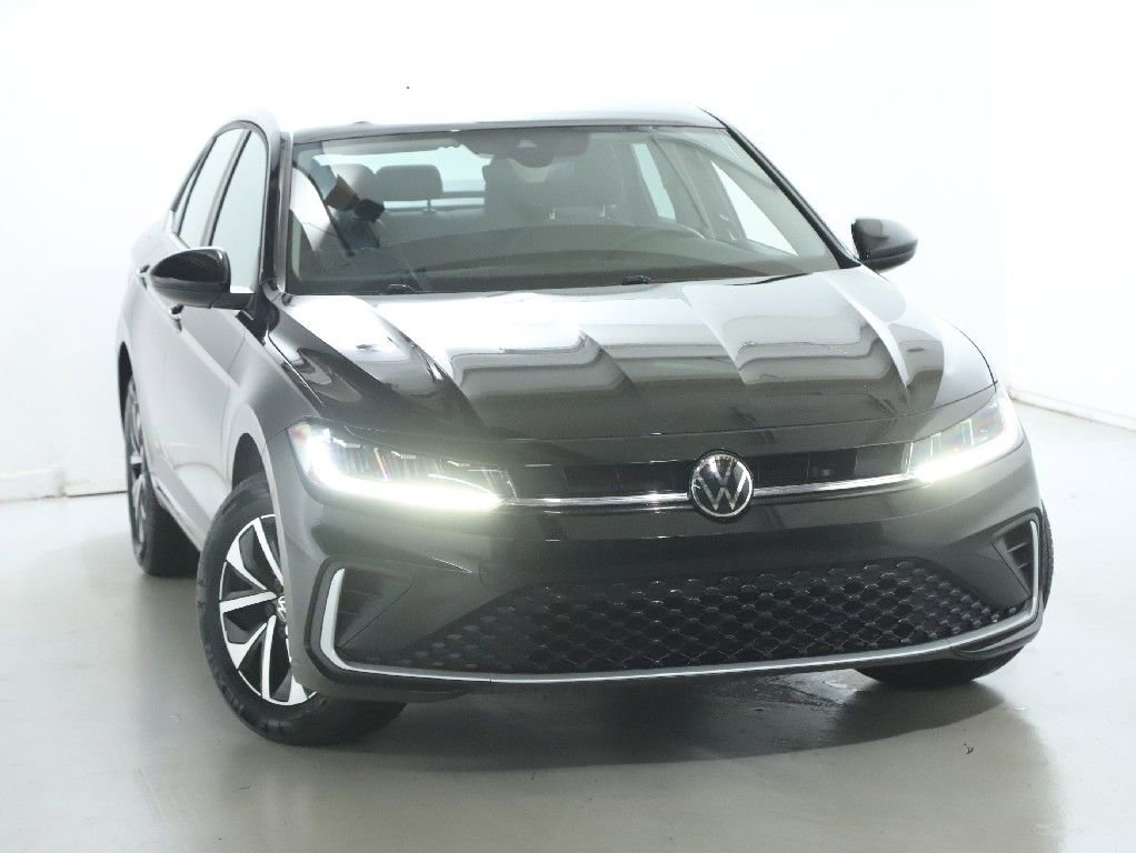 Used 2025 Volkswagen Jetta S image 2