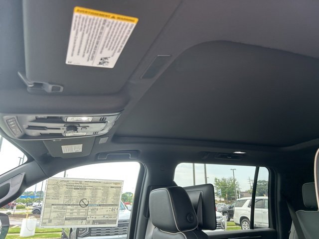 New 2025 Chevrolet Suburban Premier image 17