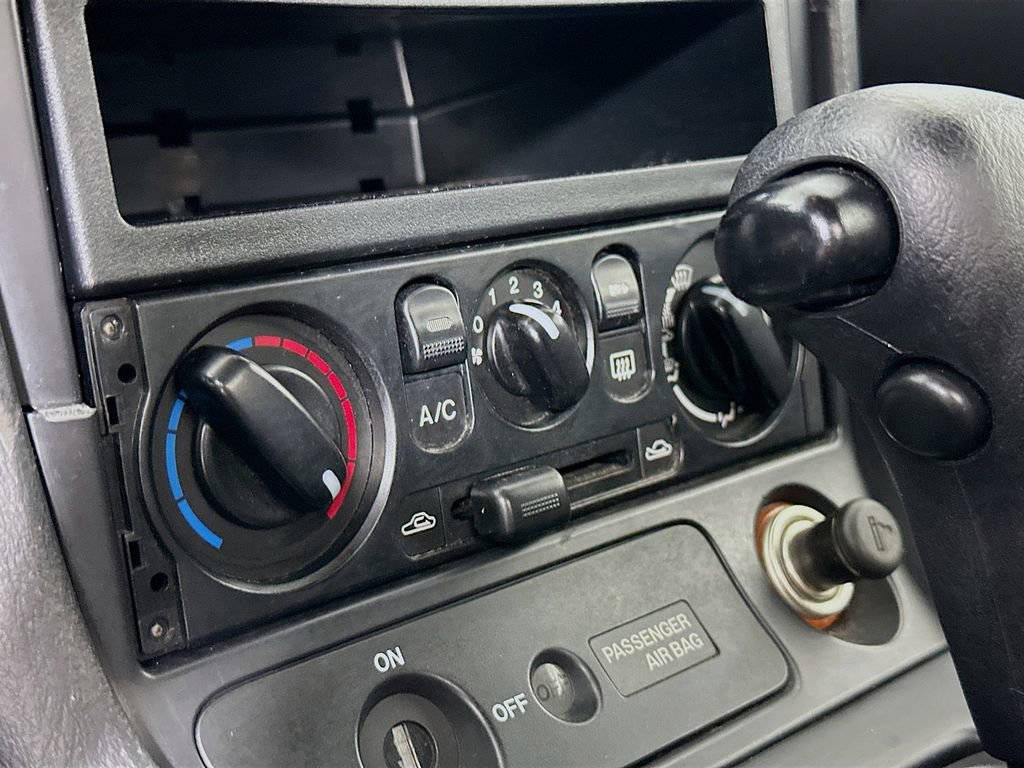 Used 2001 MAZDA MX-5 Miata image 19
