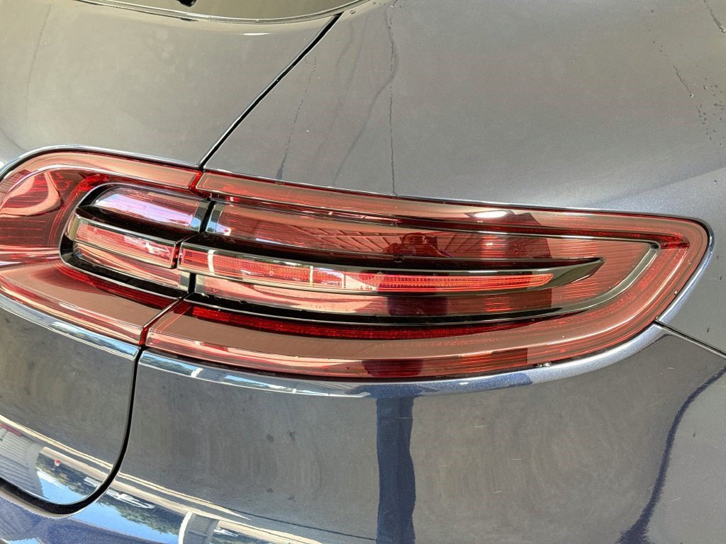 Used 2018 Porsche Macan GTS AWD/4WD image 32