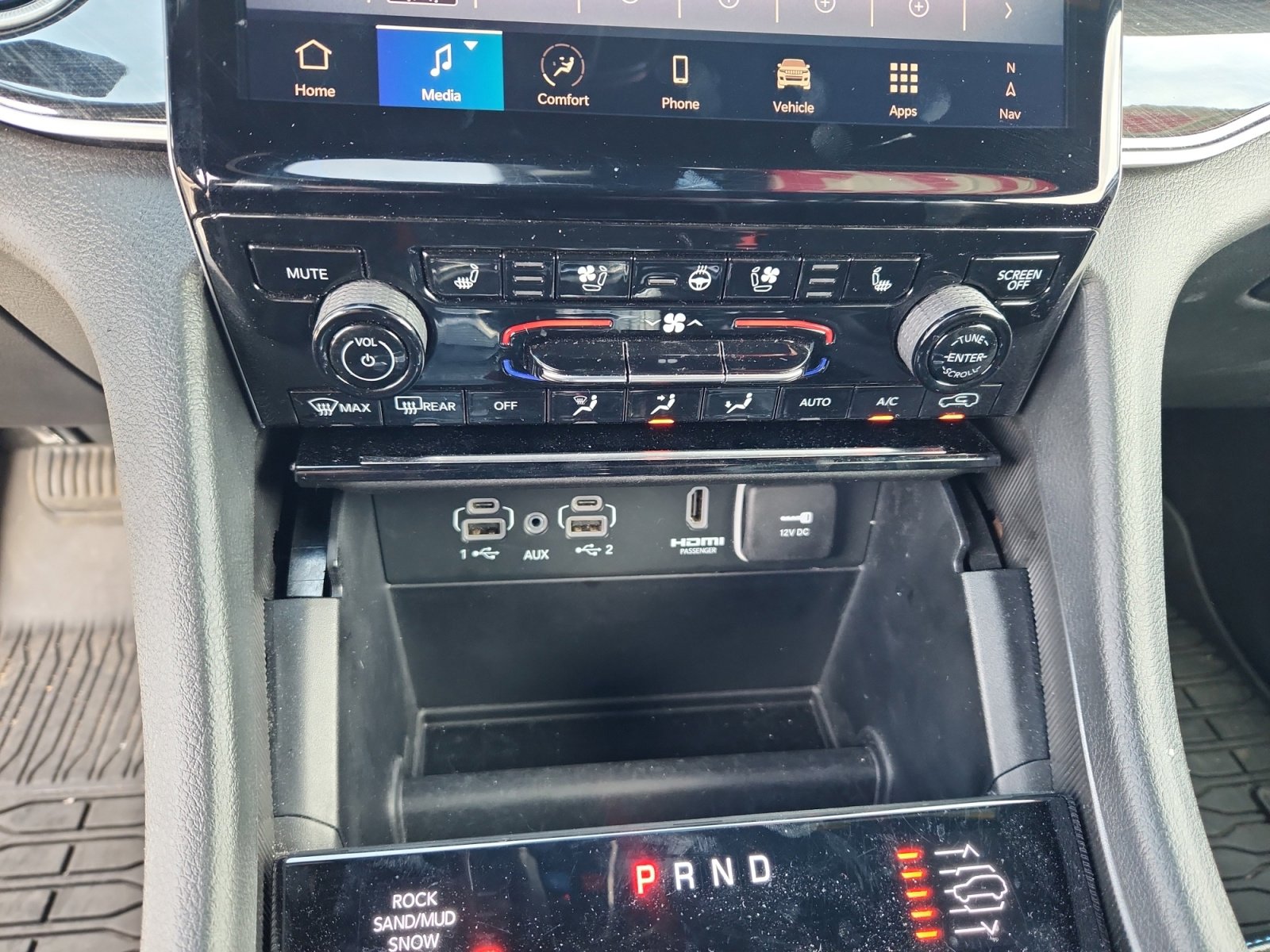 Used 2024 Jeep Grand Cherokee Trailhawk image 12