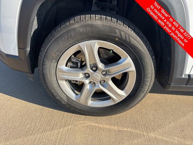 Used 2024 Jeep Compass Latitude image 9