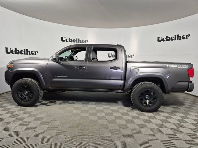 Used 2016 Toyota Tacoma TRD Sport AWD/4WD image 4