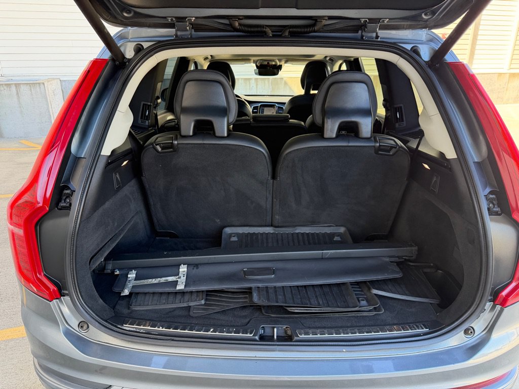Used 2016 Volvo XC90 T8 Momentum w/ Vision Package AWD/4WD image 26