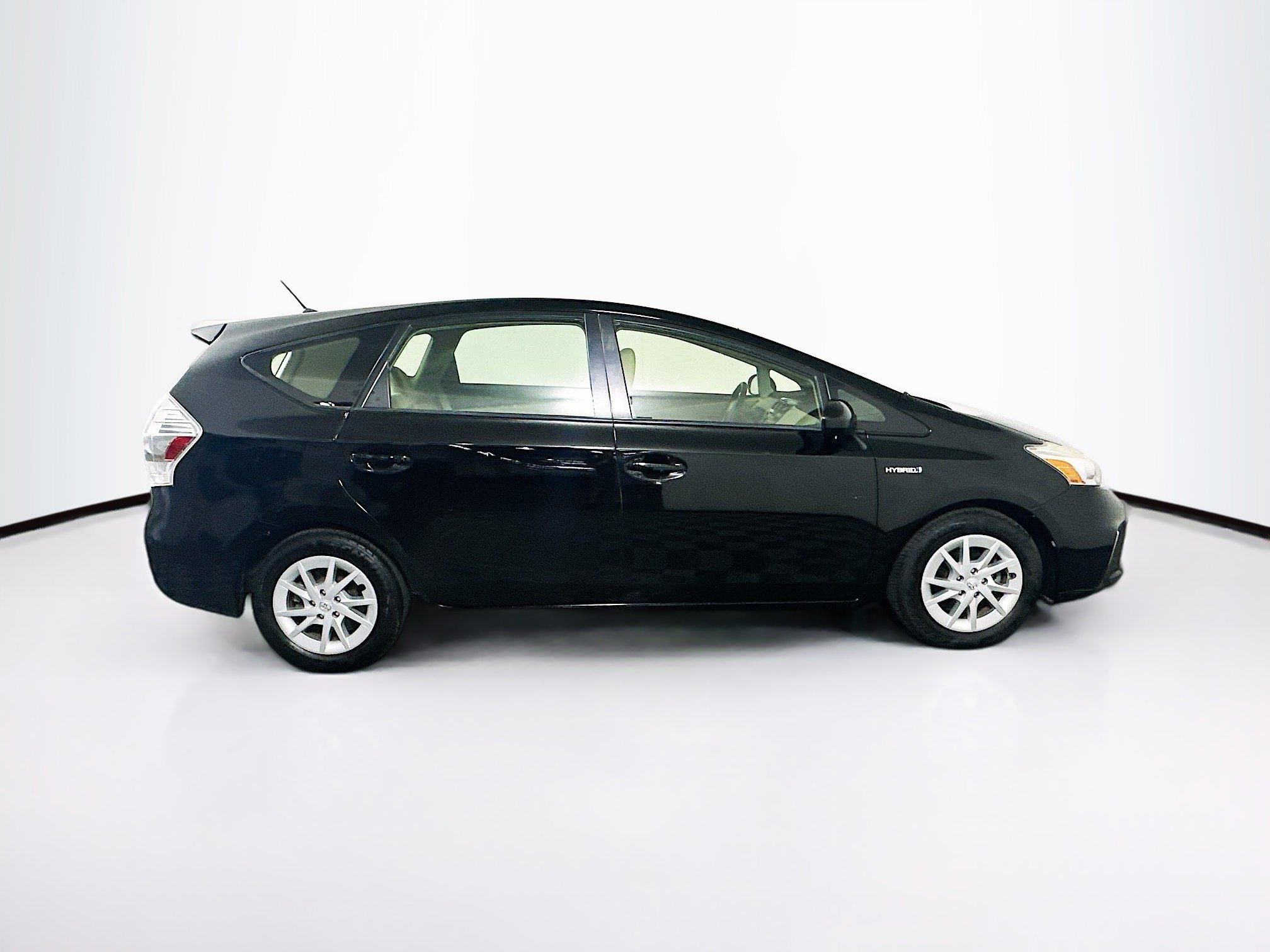 Used 2014 Toyota Prius V Two image 10