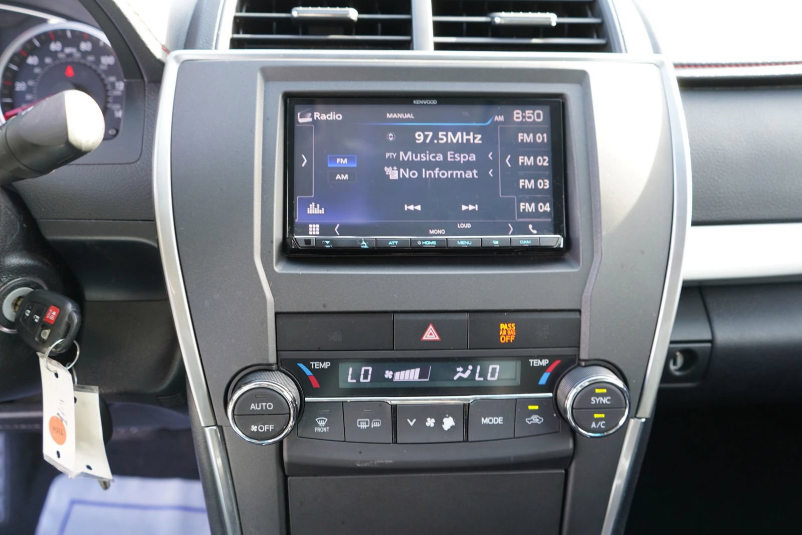 Used 2016 Toyota Camry XSE FWD image 11
