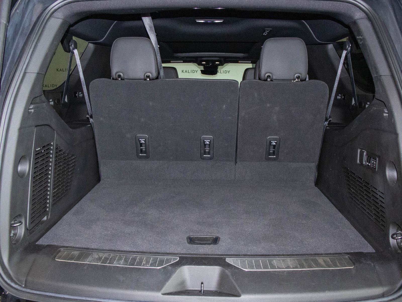 Used 2023 Chevrolet Suburban High Country AWD/4WD image 25