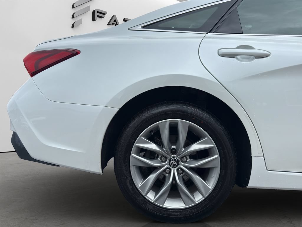Used 2022 Toyota Avalon XLE w/ Moonroof Package FWD image 26