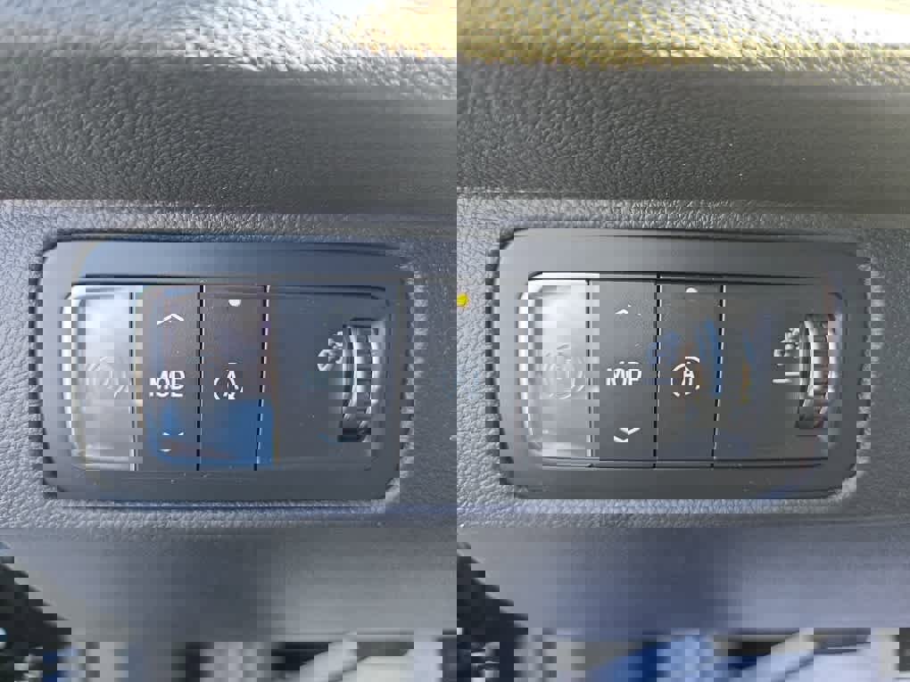 New 2026 Chevrolet Traverse RS image 16