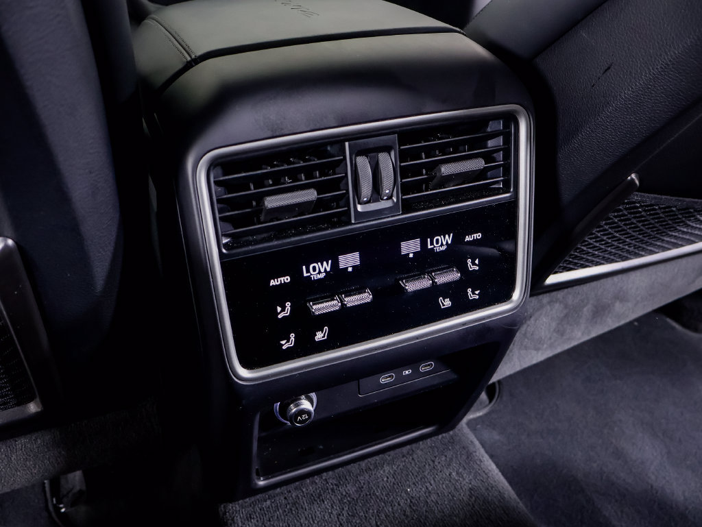 Certified 2026 Porsche Cayenne Coupe AWD/4WD image 26