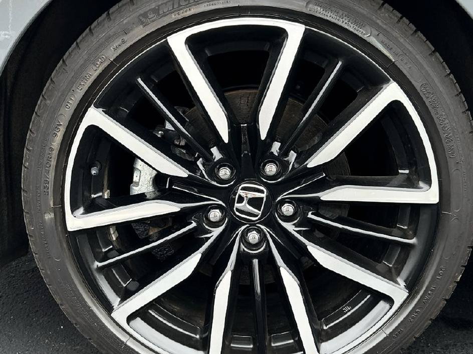 Used 2025 Honda Accord Touring image 6