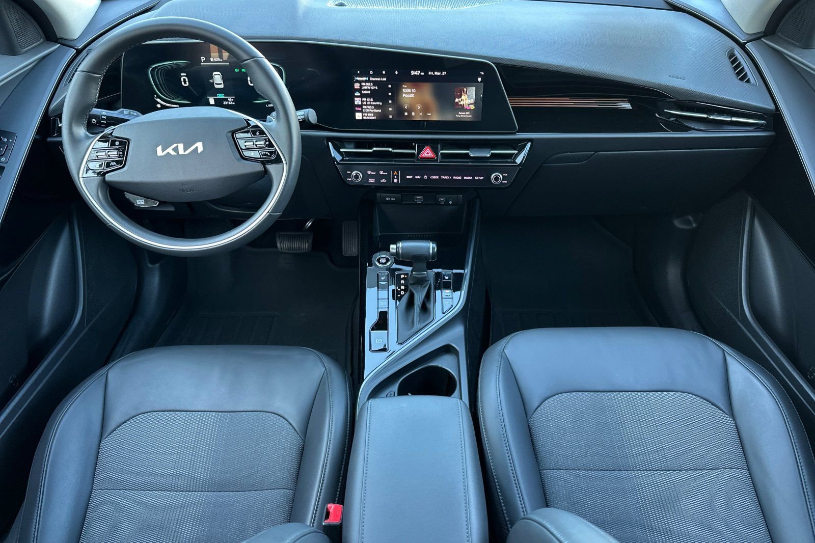 Used 2023 Kia Niro EX image 13