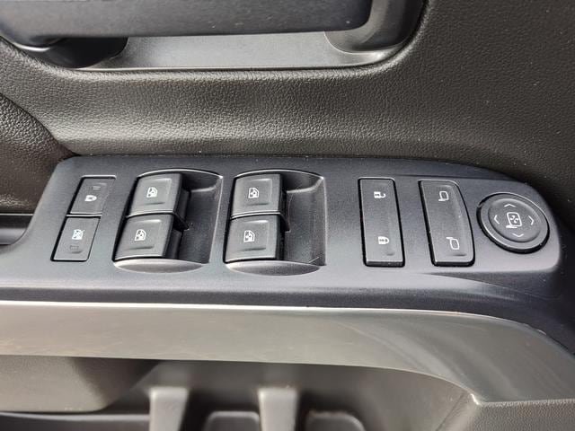 Used 2018 Chevrolet Silverado 1500 LT w/ All Star Edition AWD/4WD image 23