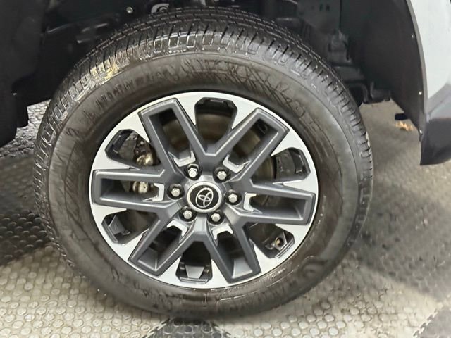 Used 2022 Toyota Tundra Limited image 12