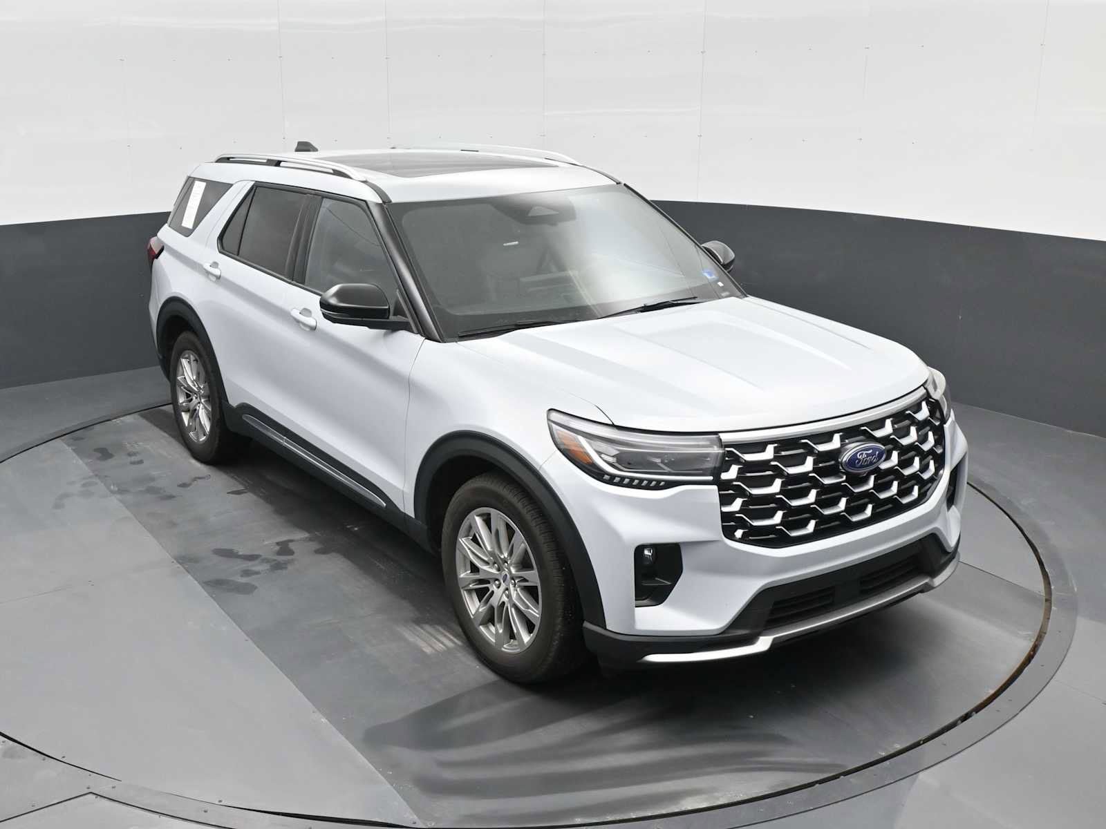 Used 2025 Ford Explorer Platinum image 21