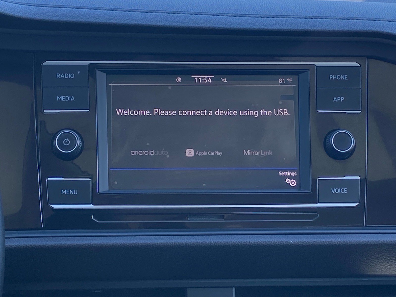 Certified 2023 Volkswagen Jetta SE w/ Panoramic Sunroof Package FWD image 8
