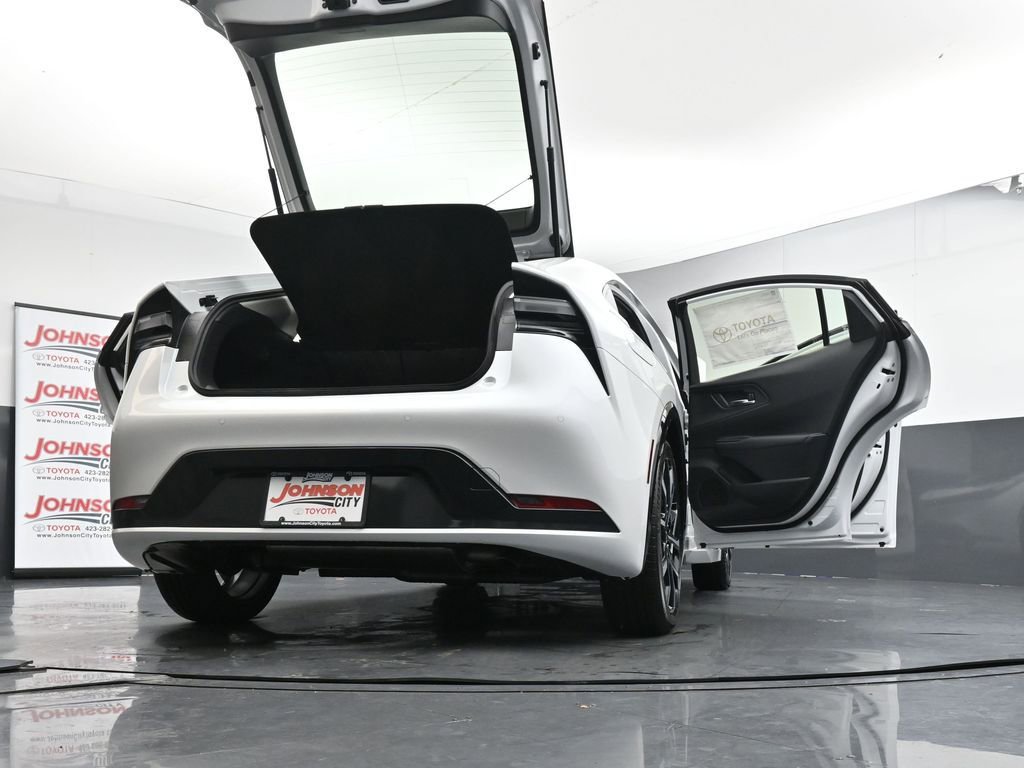 New 2026 Toyota Prius Plug-In Hybrid FWD image 40