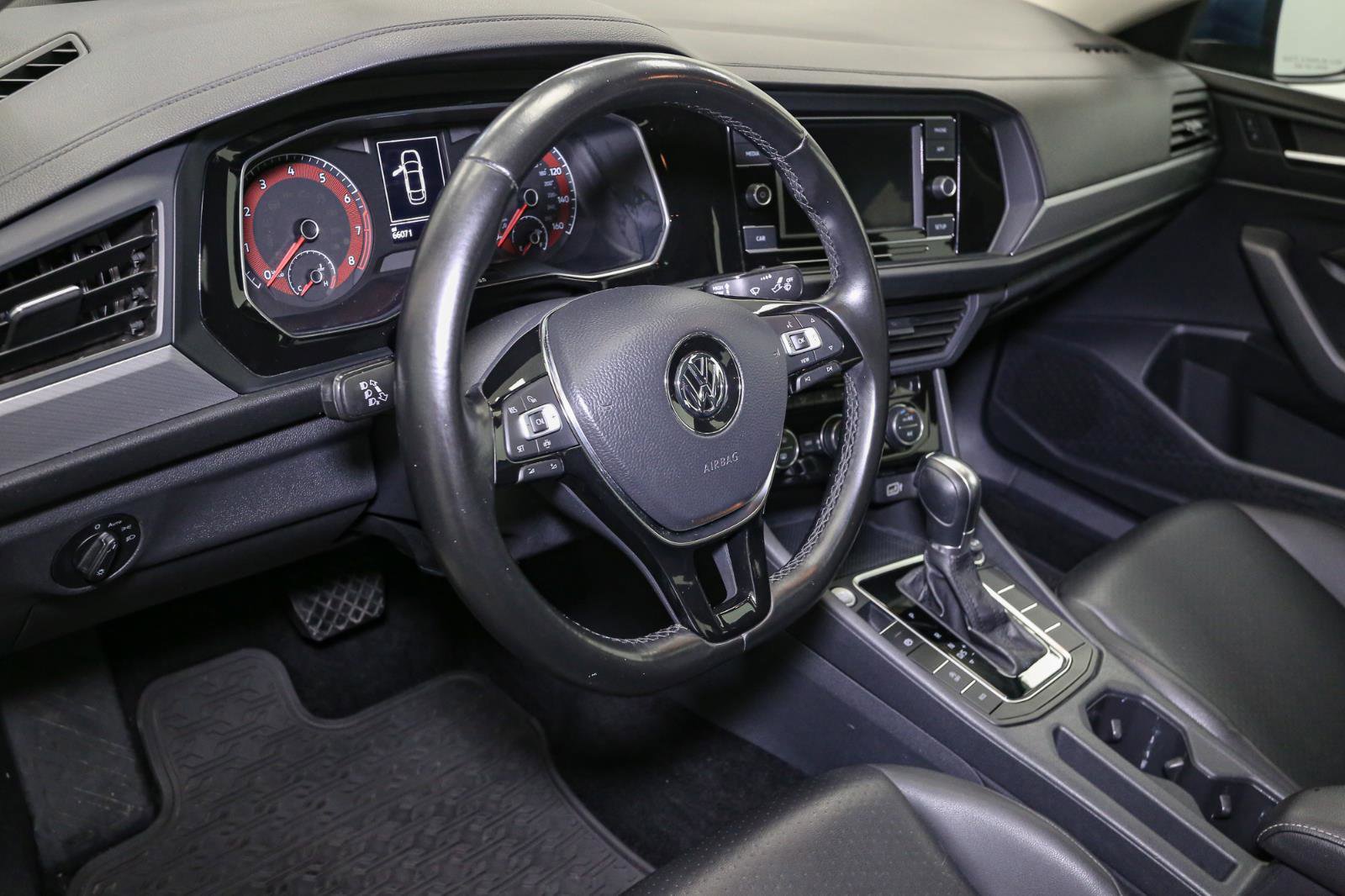 Certified 2019 Volkswagen Jetta SE image 24