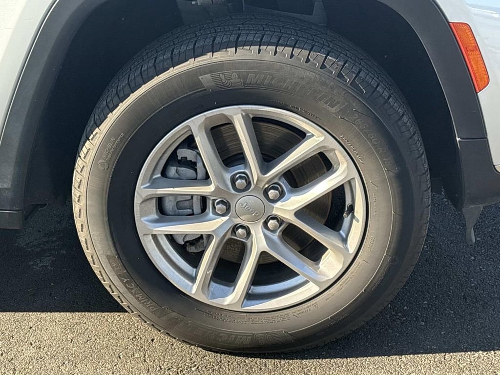 Used 2023 Jeep Grand Cherokee L Laredo w/ Luxury Tech Group I image 11