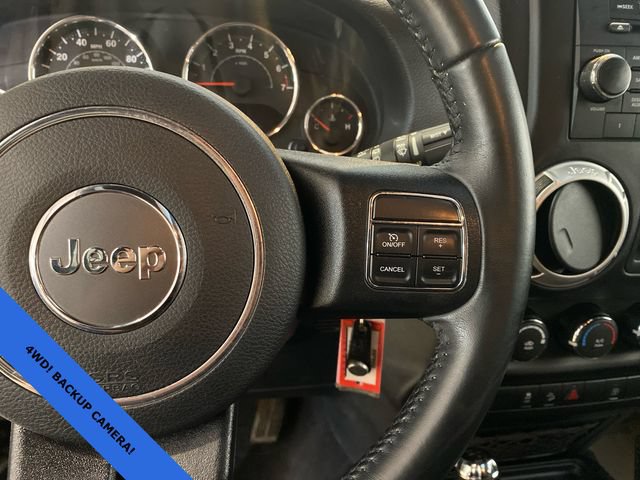 Used 2017 Jeep Wrangler Unlimited Rubicon w/ Connectivity Group AWD/4WD image 18