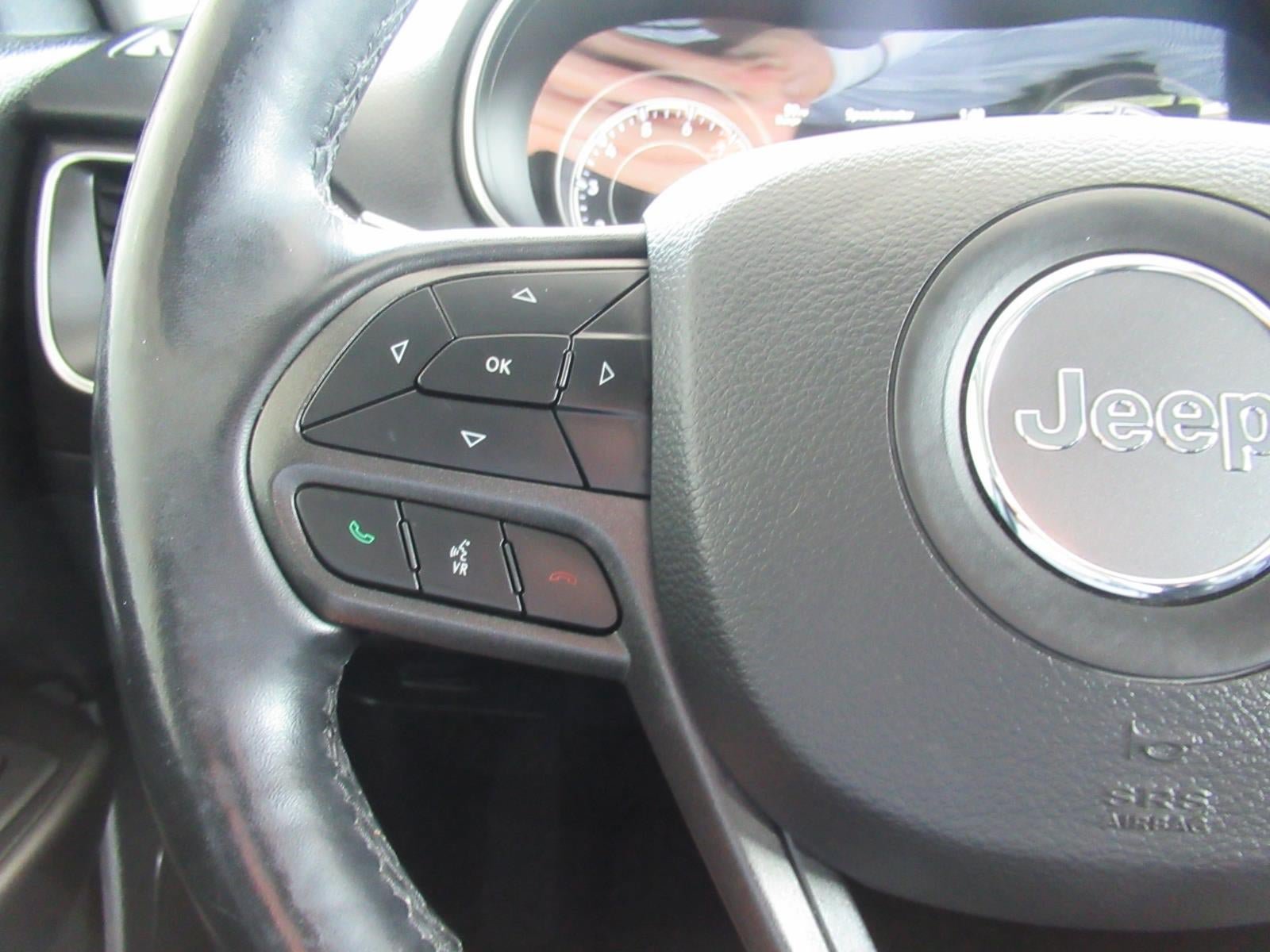 Used 2019 Jeep Cherokee Trailhawk w/ Comfort/Convenience Group AWD/4WD image 29