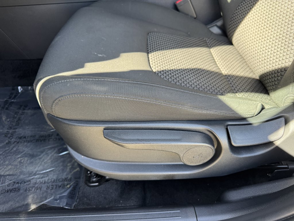 Used 2023 Kia Sportage LX image 32