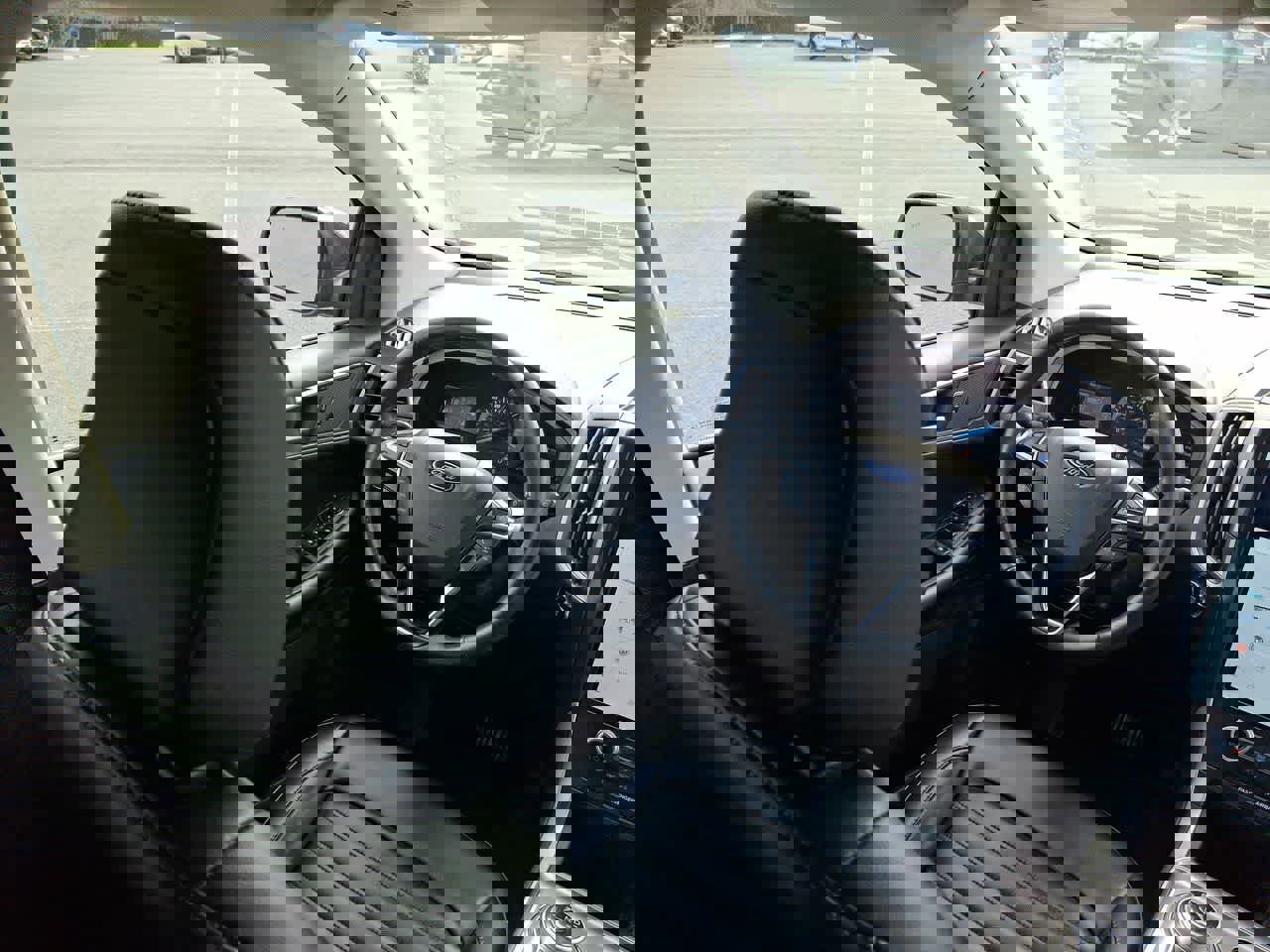 Used 2024 Ford Edge SEL image 15