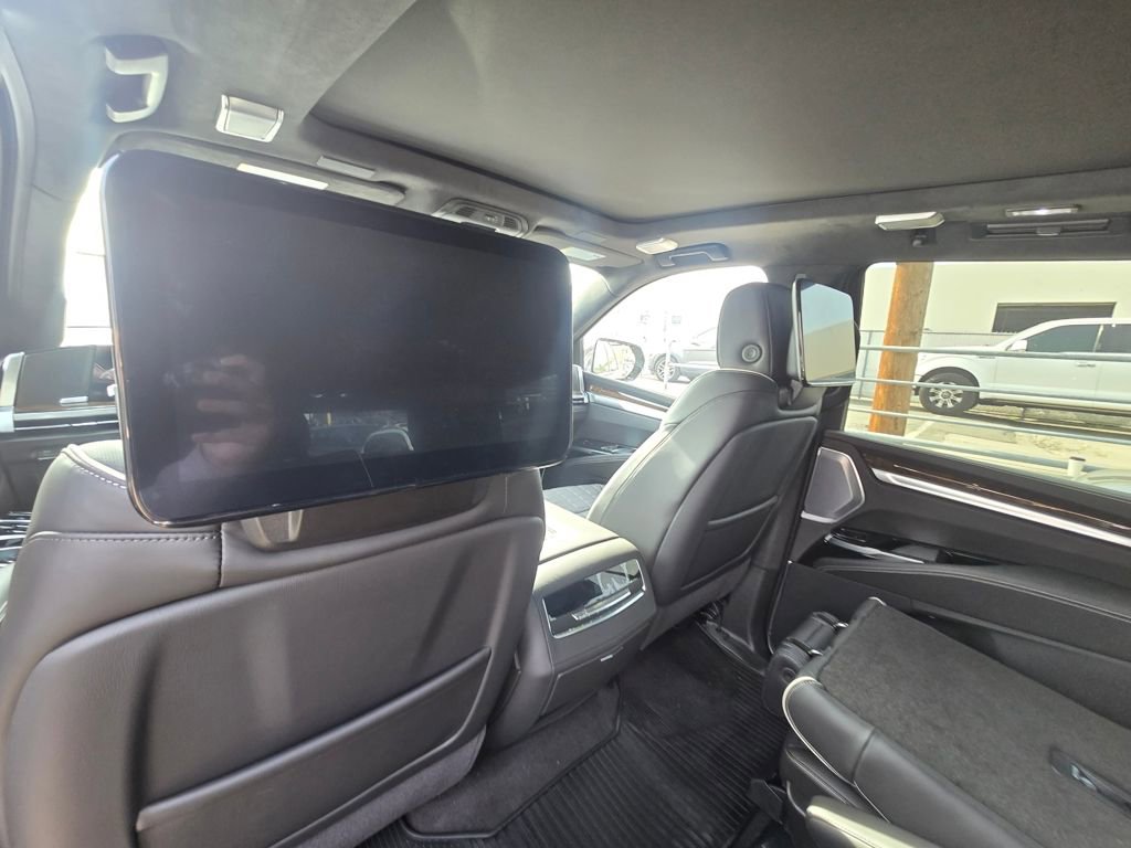 Used 2026 Cadillac Escalade Platinum Luxury image 28