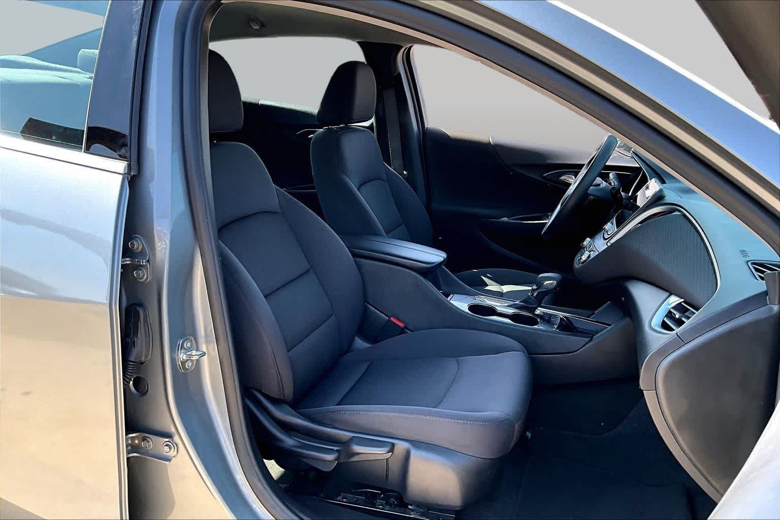 Used 2023 Chevrolet Malibu LT FWD image 9